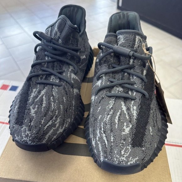 Size 10 - Yeezy Boost 350 V2 Low MX Dark Salt ID4811